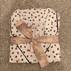 BRAND NEW Victoria secret cheetah pajama set